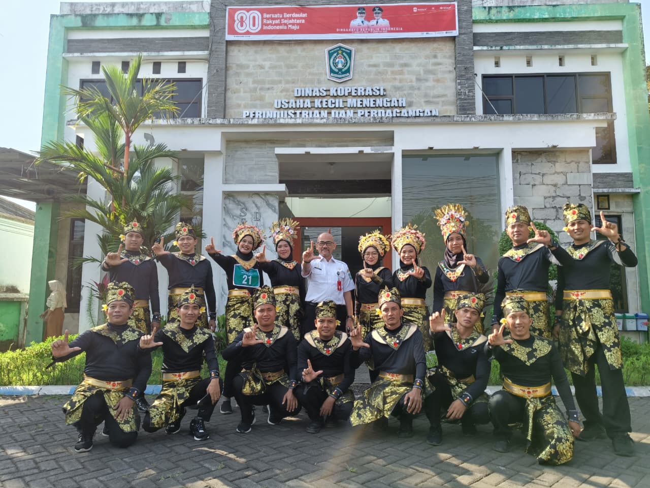 DISKOPINDAG KABUPATEN LUMAJANG IKUT MEMERIAHKAN HUT RI KE 80 DENGAN MENGIKUTI LOMBA PBB TINGKAT UMUM