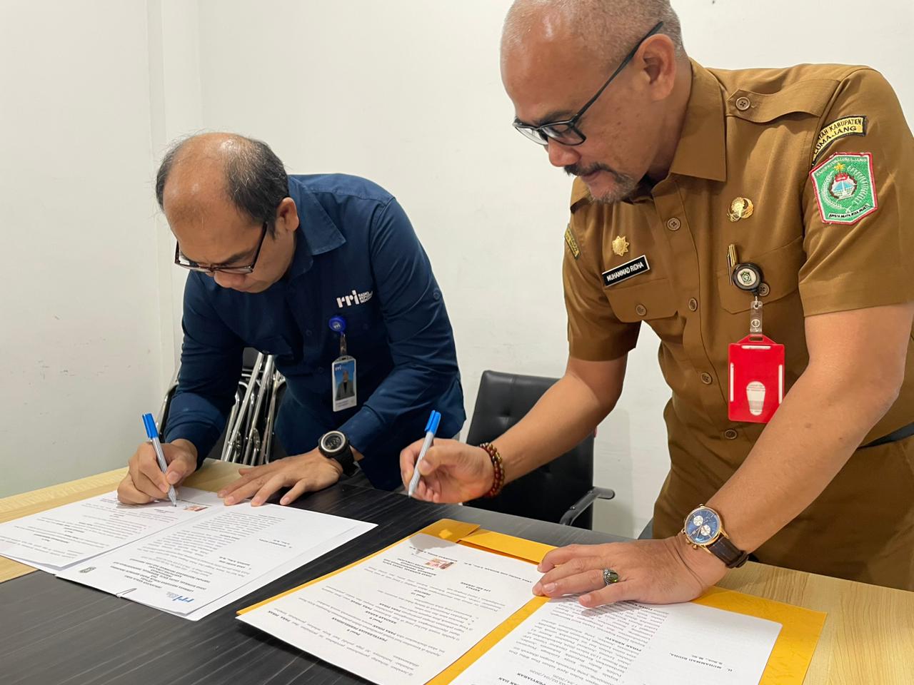 SINERGI KOMUNIKASI PUBLIK, DISKOPINDAG LUMAJANG JALIN KERJA SAMA DENGAN RRI